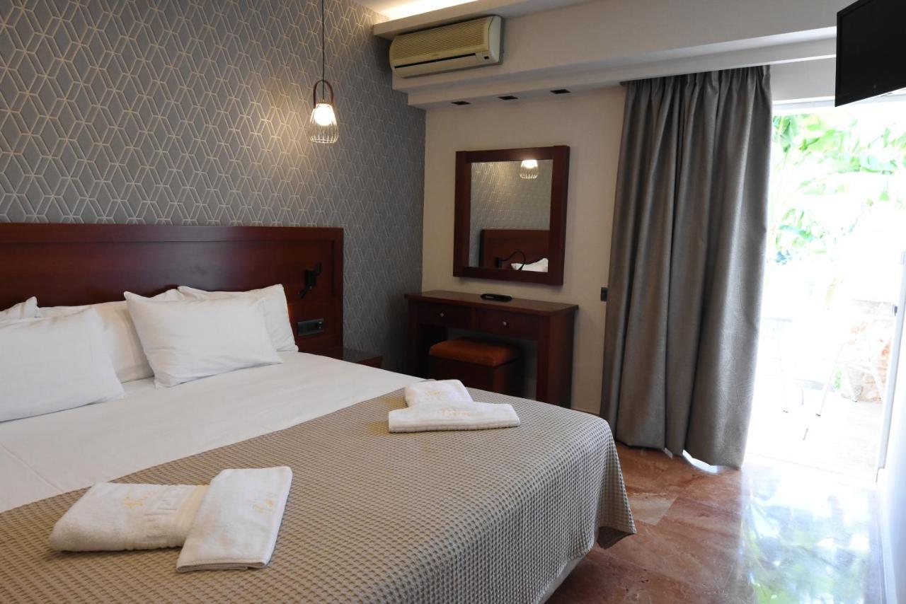 Viaros Hotel Apartments Tolo Bagian luar foto