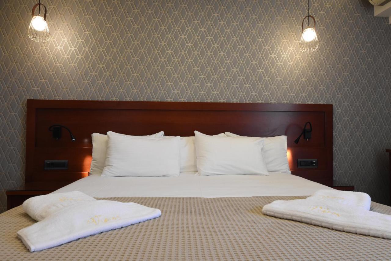 Viaros Hotel Apartments Tolo Bagian luar foto