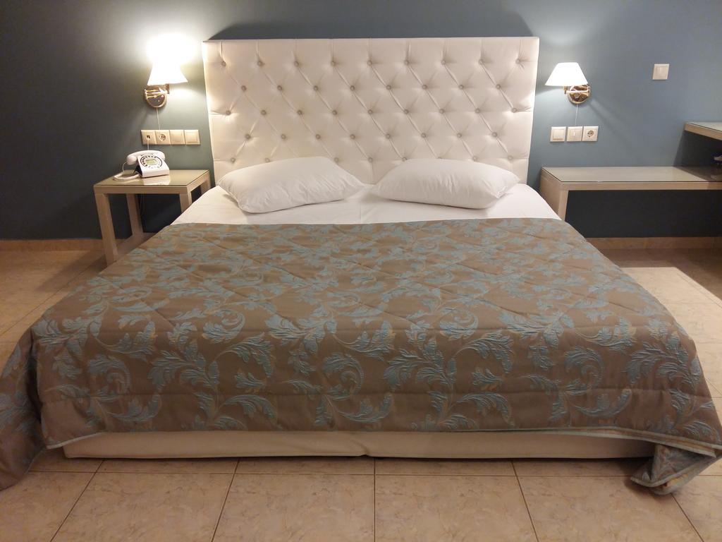 Viaros Hotel Apartments Tolo Bagian luar foto